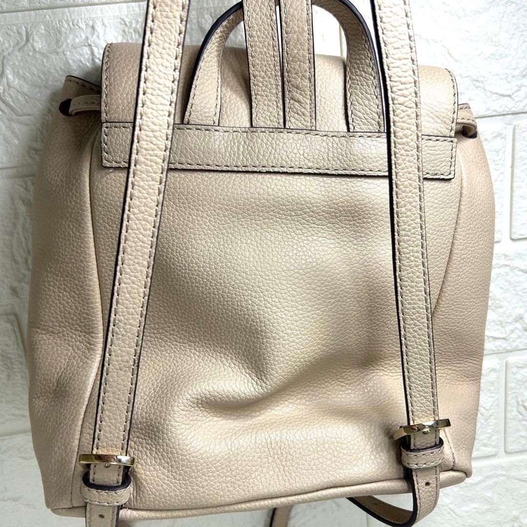 k*3様 【新品同様】FURLA リュック レザー 巾着 ベージュ