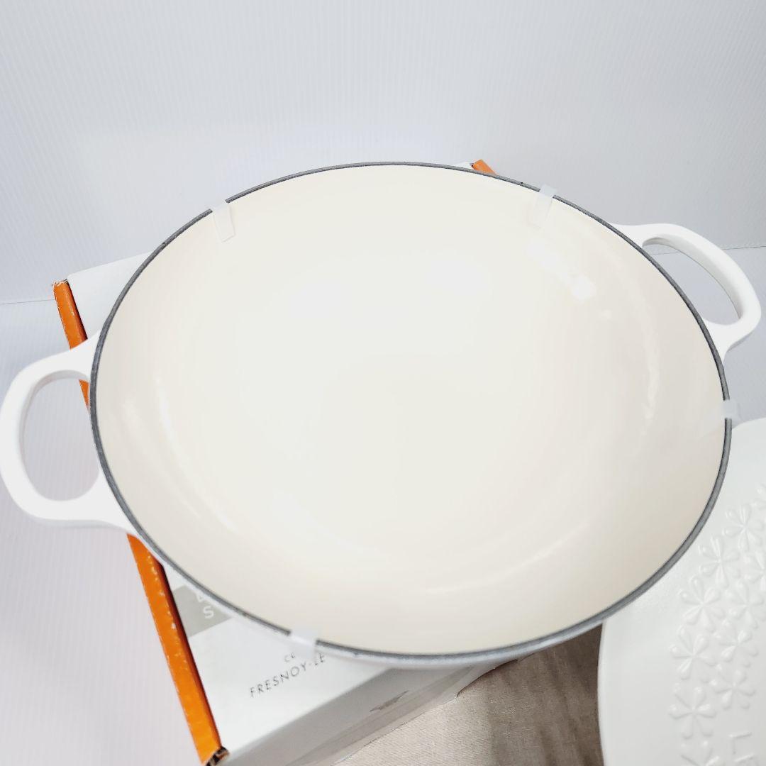 ルクルーゼ マルミット 28cm フルールレリーフ コットン