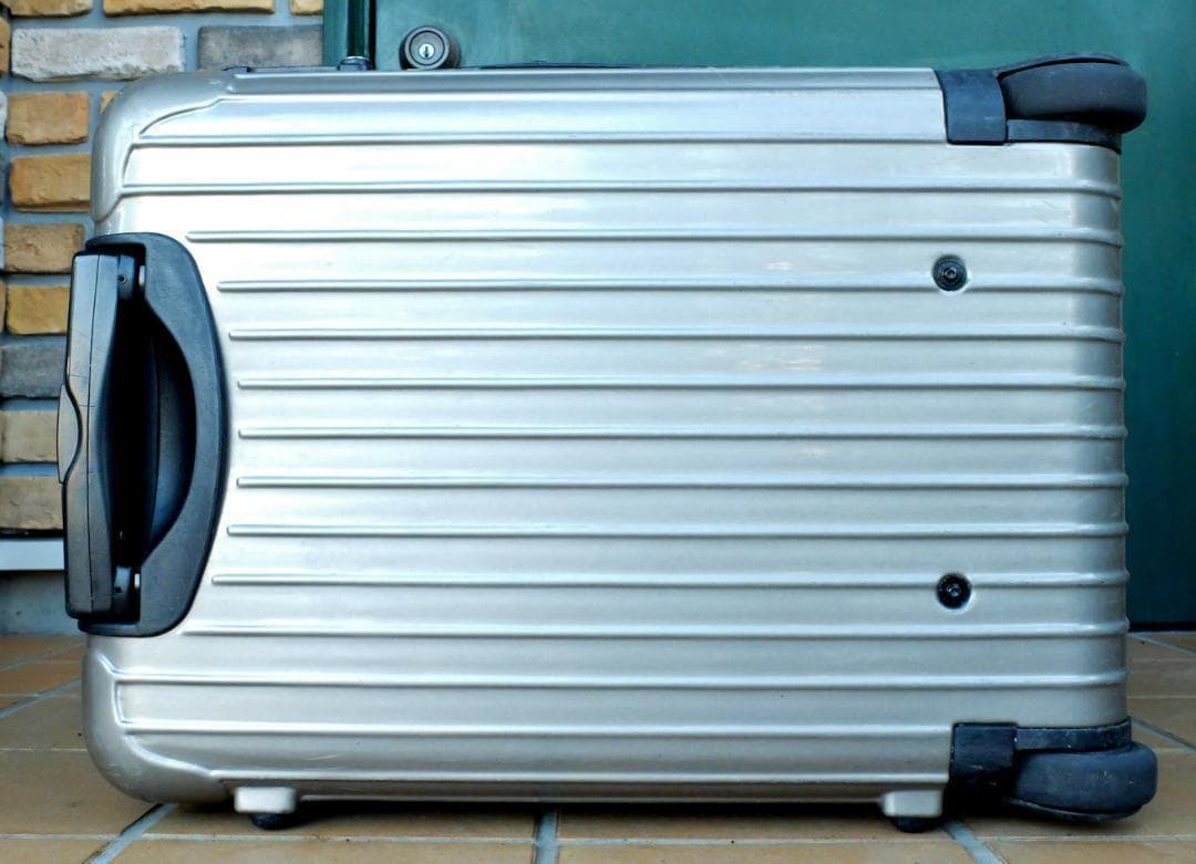 リモワ 806.52『ルフトハンザ 』2輪 キャビントロリー 35L プロセッコ