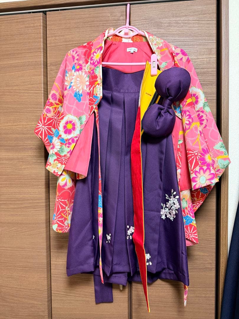 簡単着付けの袴3点セット　紅桃着物×本紫袴 卒園 120cm オンライン完売品