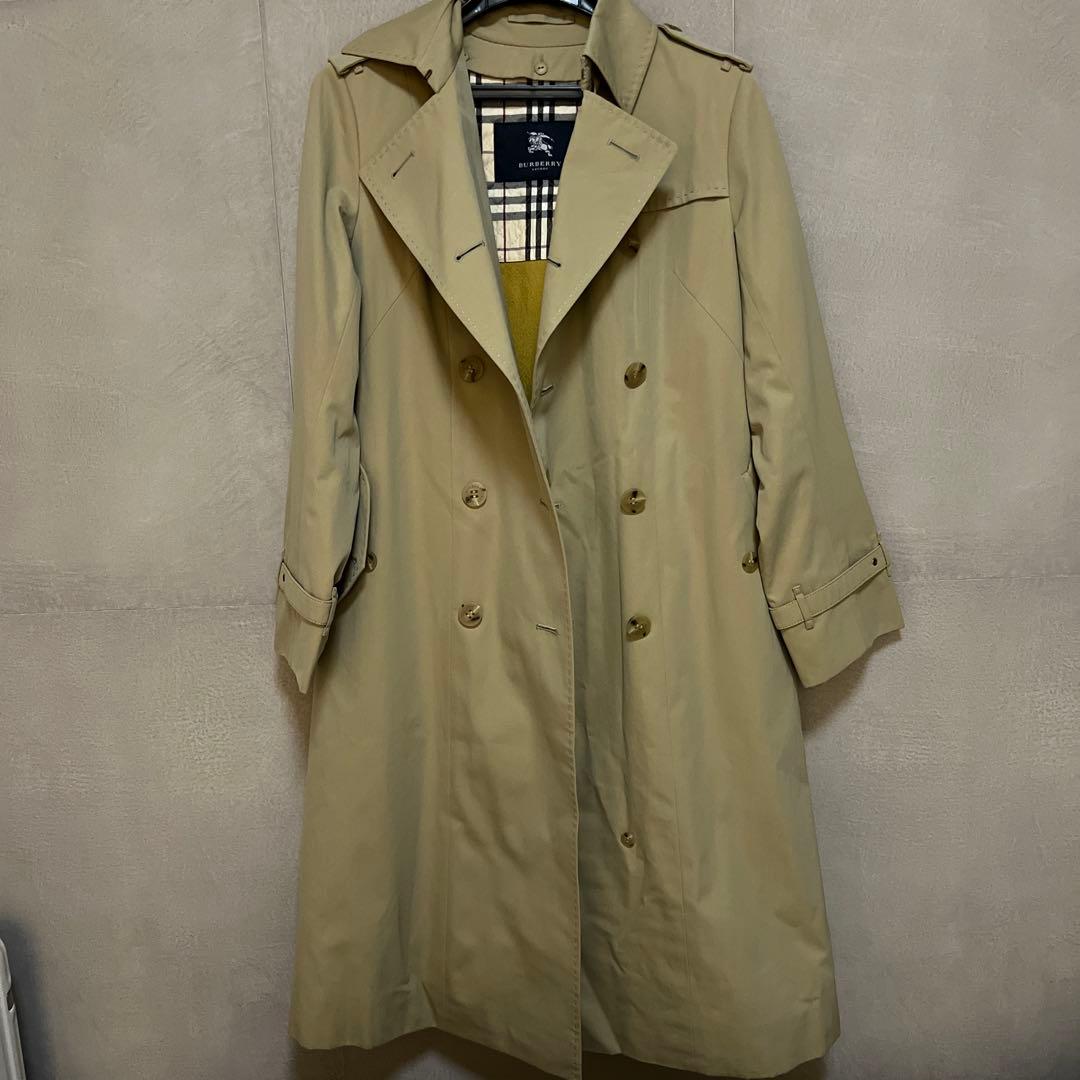ベージュ トレンチコート