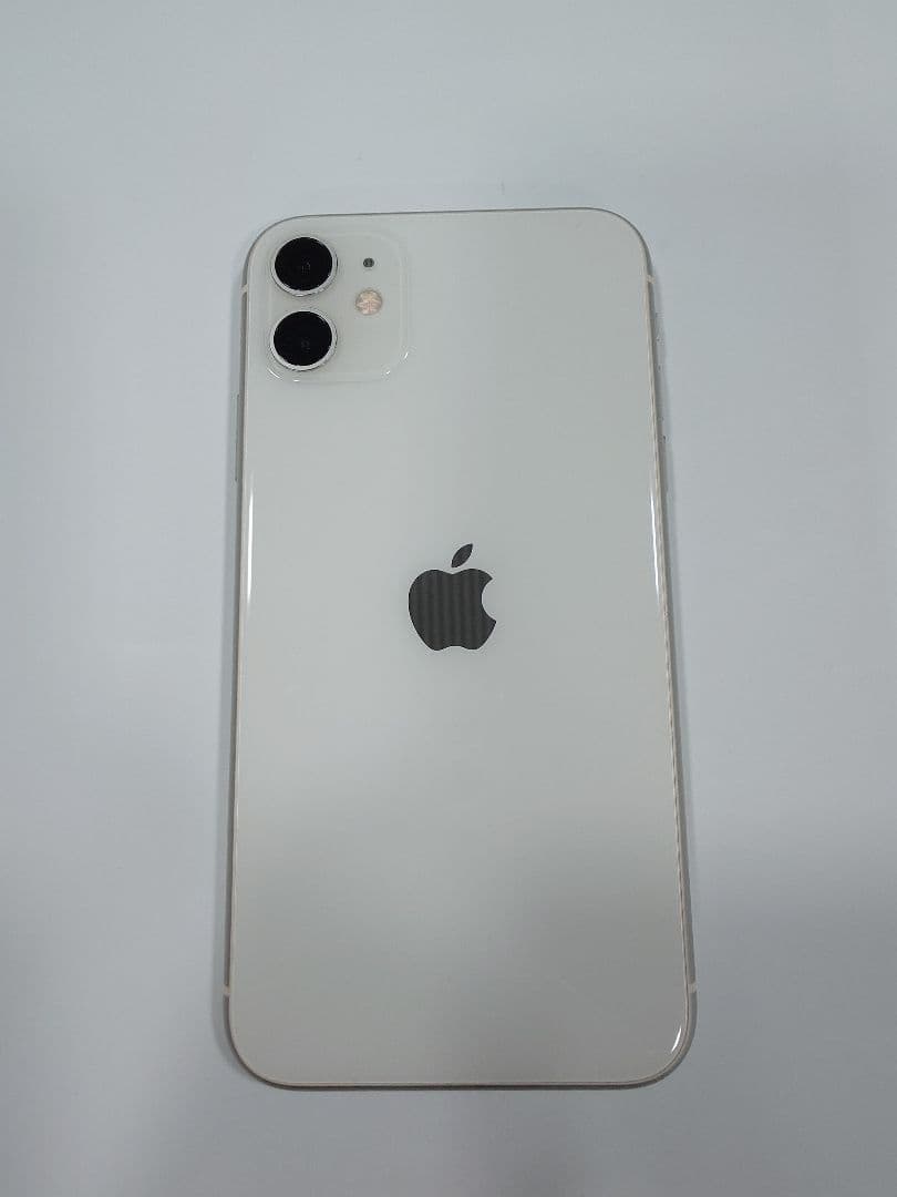 iPhone11 64GB ホワイト　美品　SIMロック解除済み