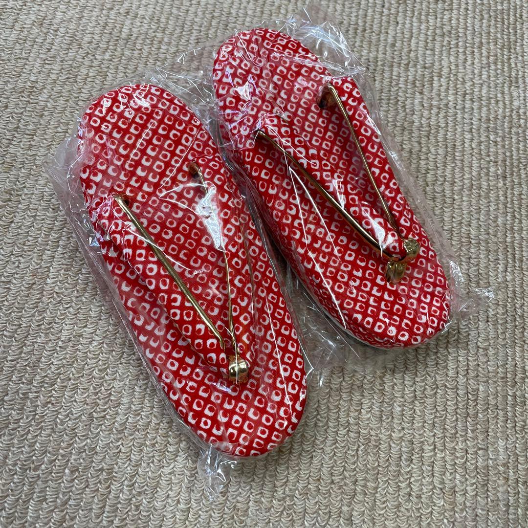 新品 七五三 三歳お祝い着 フルセット 赤 被布 着物 襦袢 草履 巾着 髪飾り