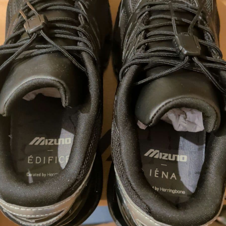 ミズノWAVE PROPHECY LS 別注MONOTONE CINEMA