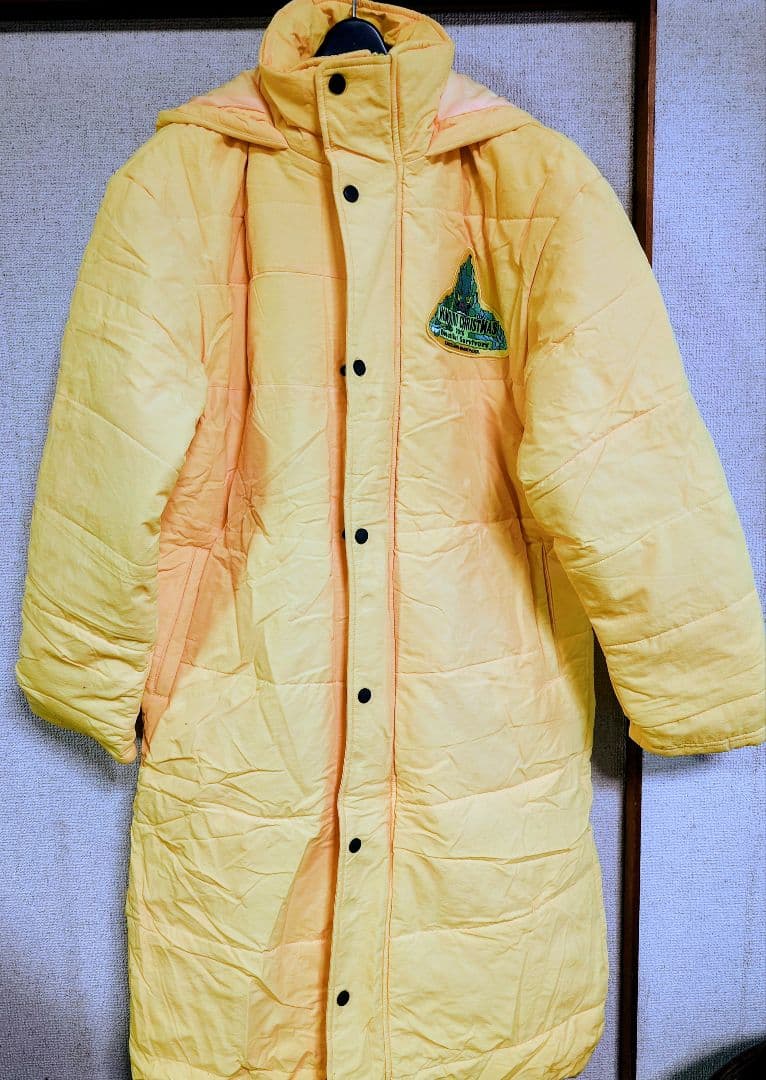 ももクロ しおりんカラー イエロー ベンチコート フード付き