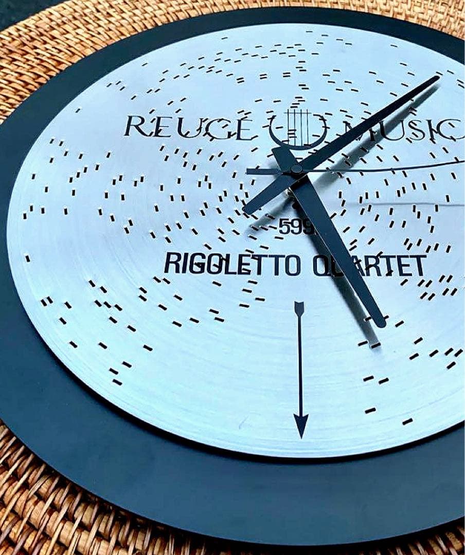 リュージュ　Reuge （レア）掛け時計　オルゴールの会社が作った時計