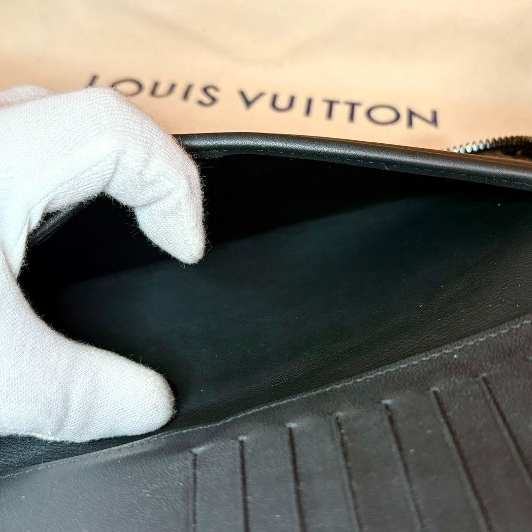 ルイヴィトン　トリヨンアンプラントヴェルティカル　ジッピーウォレットM69047