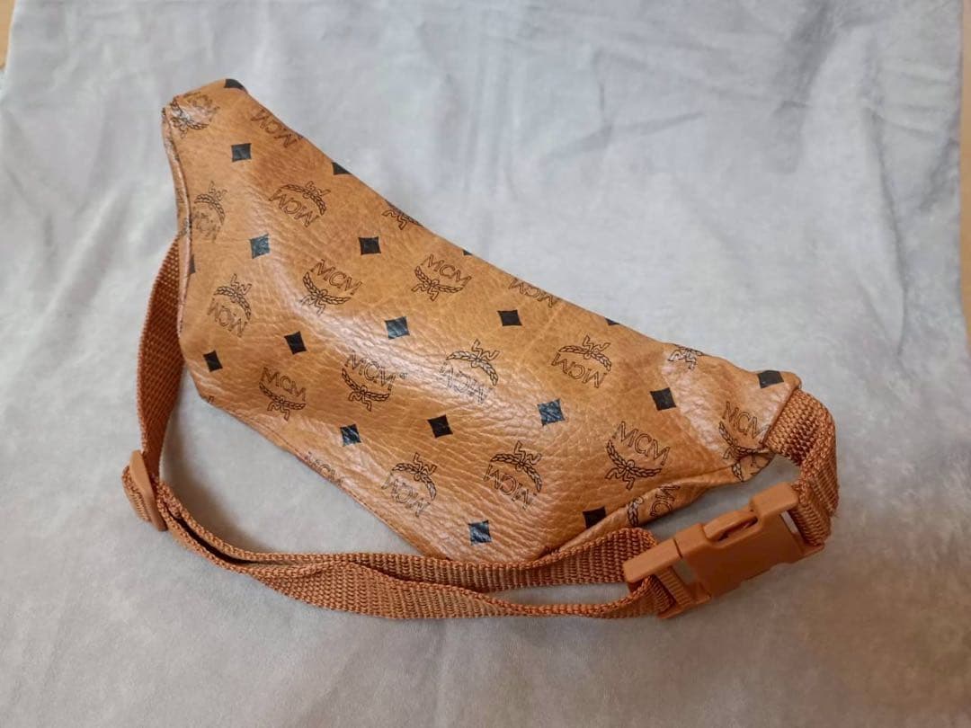 MCM ボディバッグ ブラウン