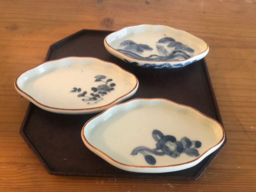 浜野　まゆみ　染付絵違あわび形小皿