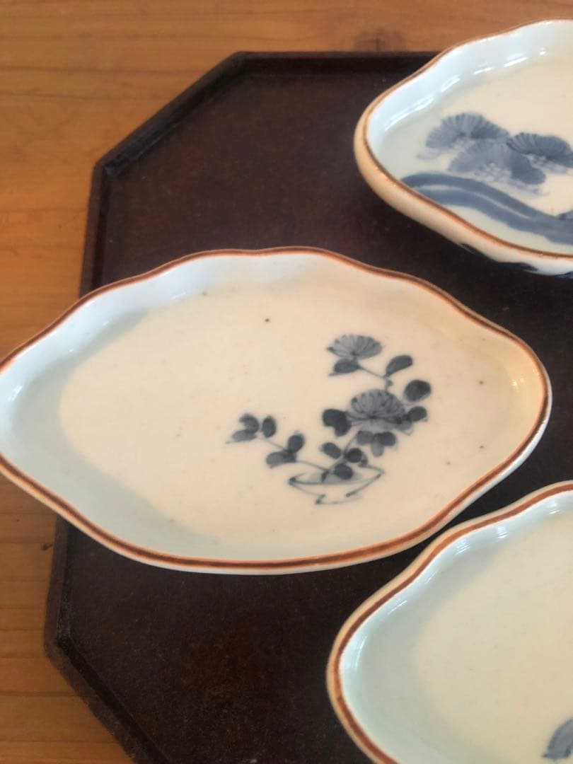 浜野　まゆみ　染付絵違あわび形小皿