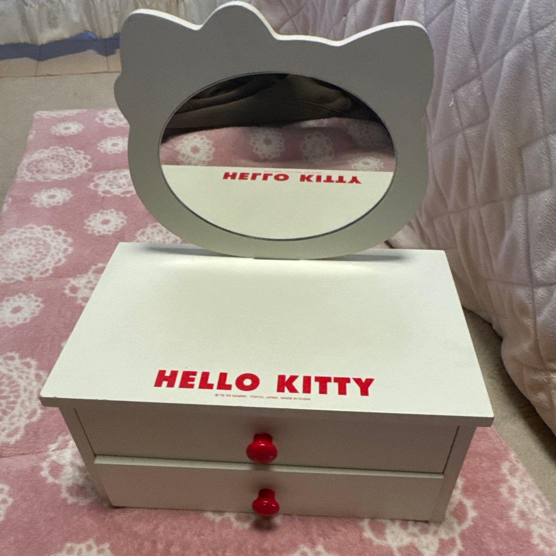 HELLO KITTY ミラー付き収納ボックス　小物入れ　ドレッサー