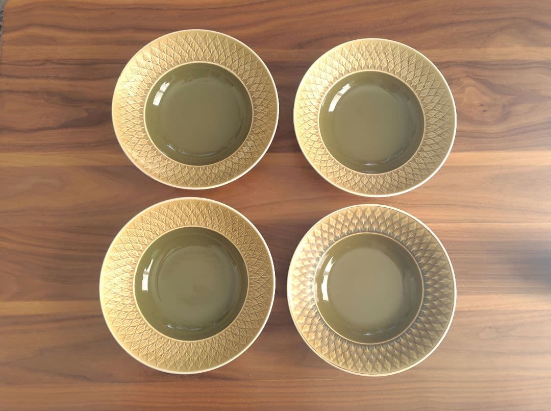 クイストゴー　レリーフ　深皿　4枚