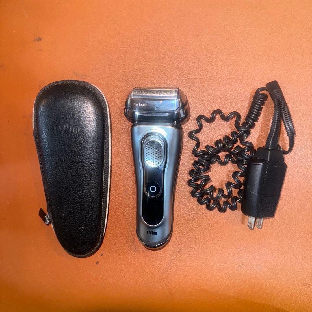 ブラウン　メンズ電気シェーバー　4枚刃　シリーズ9 ✨
