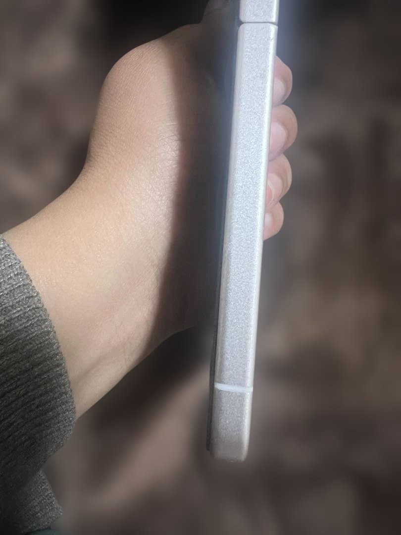 ZTE リベロ フリップ ゴールド 折りたたみ式スマートフォン