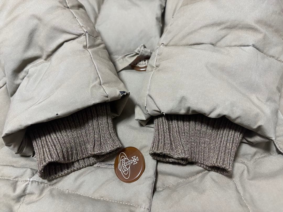 Vivienne Westwood ダウンジャケット カーキ　変形 オーブ