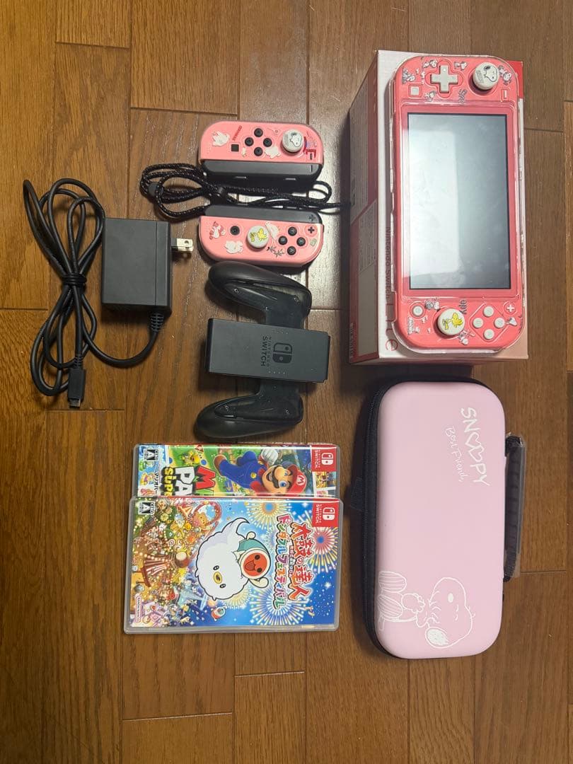 Nintendo Switch Lite ピンク 本体 カセット2つ、ケース