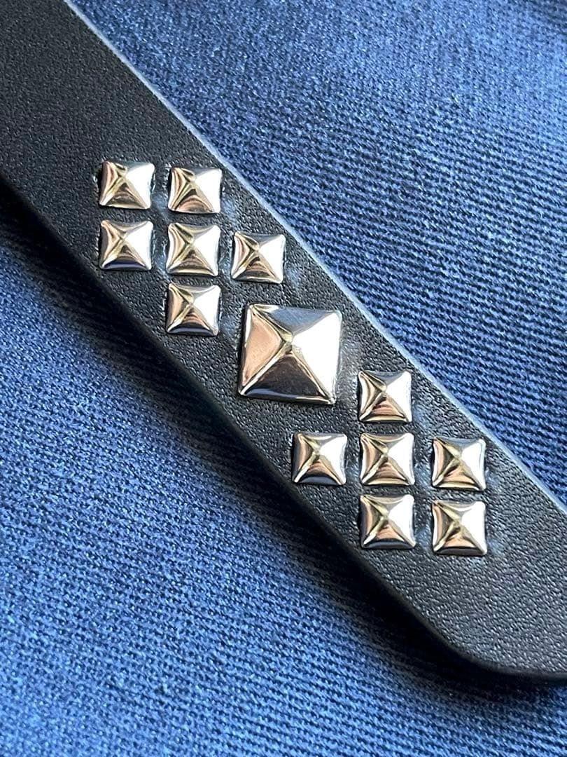 スタッズナローロングベルト　シルバー　牛ヌメ　サルカンスタッズHTC CALEE