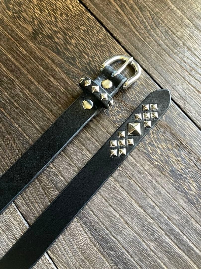 スタッズナローロングベルト　シルバー　牛ヌメ　サルカンスタッズHTC CALEE