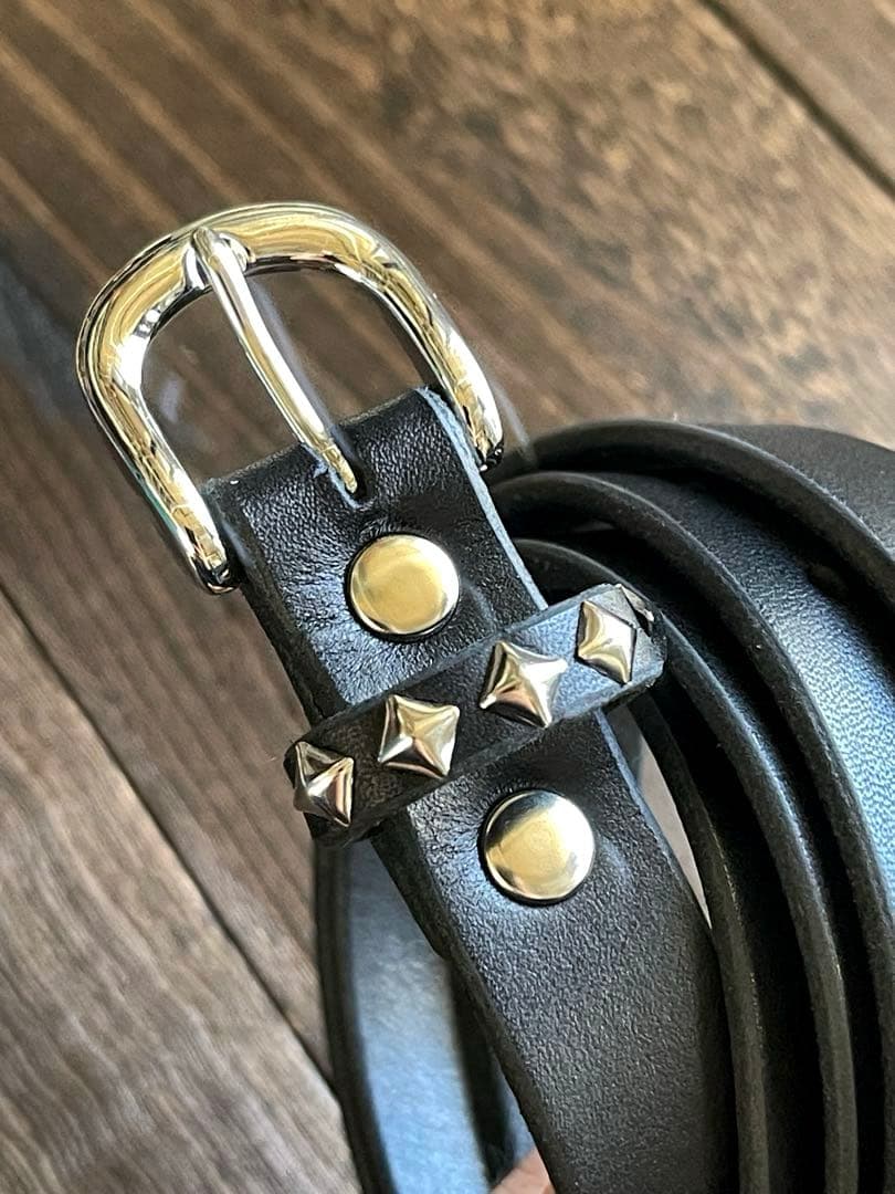 スタッズナローロングベルト　シルバー　牛ヌメ　サルカンスタッズHTC CALEE