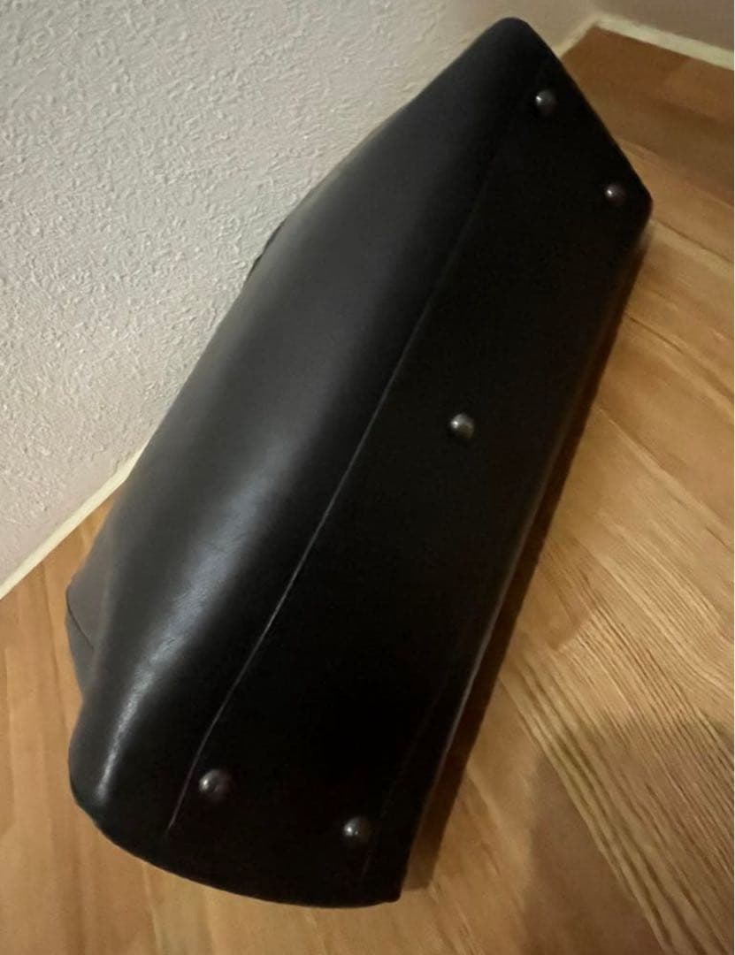 フェンディ FENDI ピーカブー　ゴールド　金具　レザー　革　バッグ　黒