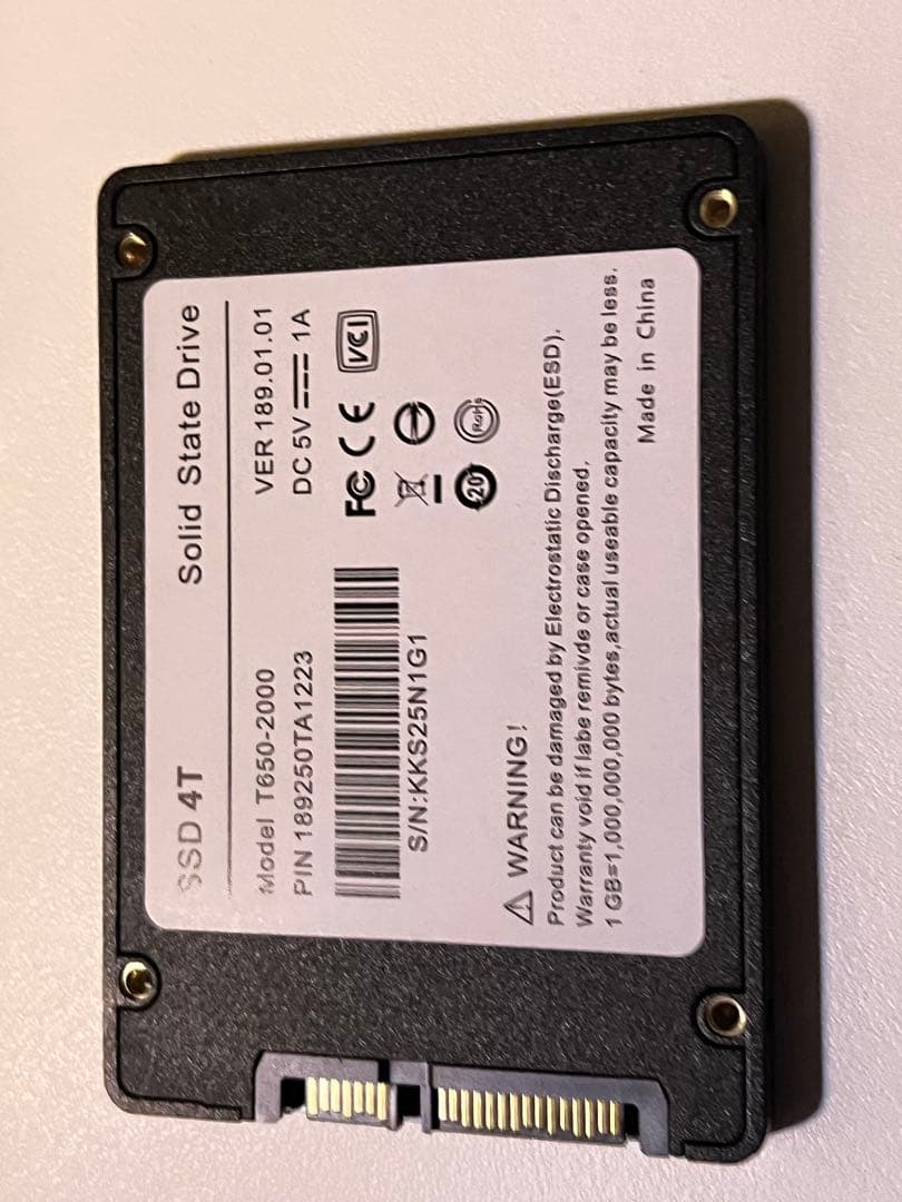 SSD 4TB 2.5インチ SATA 現状品(ジャンク扱い)
