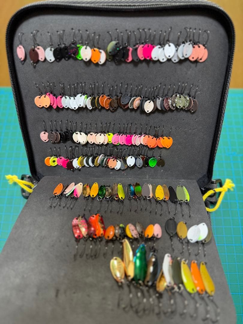 トラウト用ルアー約250個セット　ロブルアーバベル　スイッチバック　ドーナなど