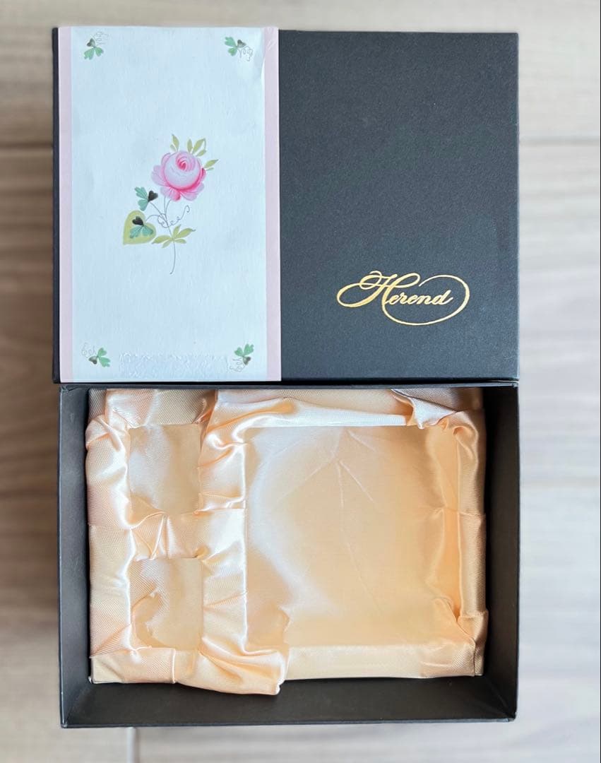 ヘレンド　ウィーンの薔薇・ピンク　貝雛