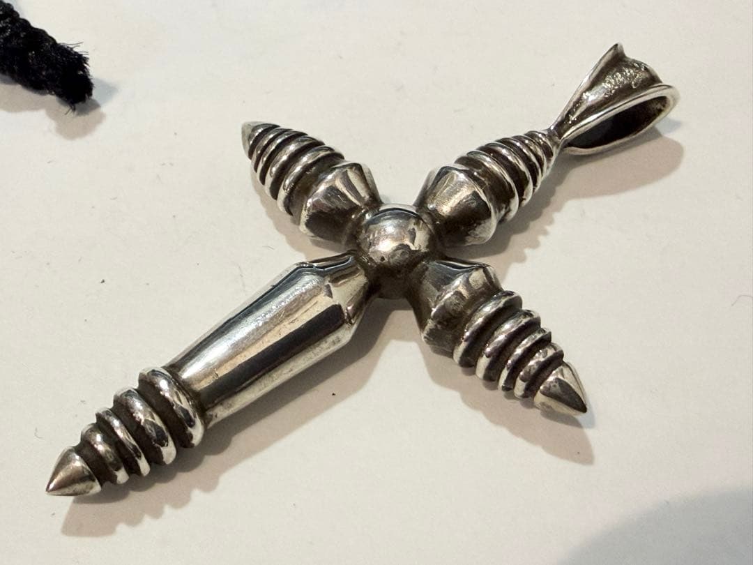 STANLEY GUESS スタンリーゲス ミディアム クロス ペンダント生前