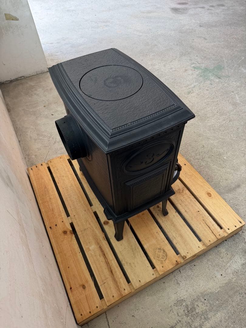 Ｋ 薪ストーブ　ヨツール　Ｆ３　煙突6本二重煙突3本　付属品他　JOTUL