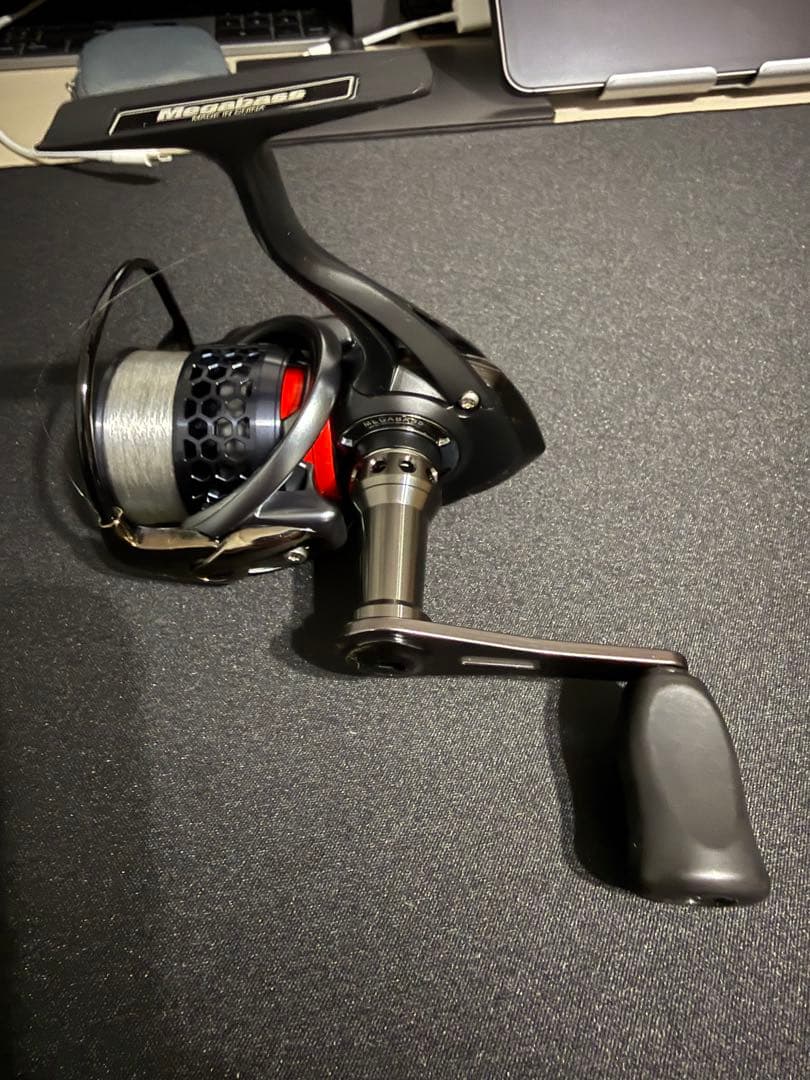 GAUS 20X スピニングリール