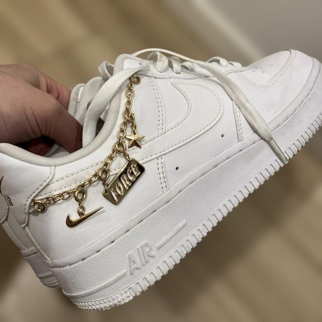 エアフォース1 ホワイトペンダント24.5 チェーン　スニーカー　WMNS 靴