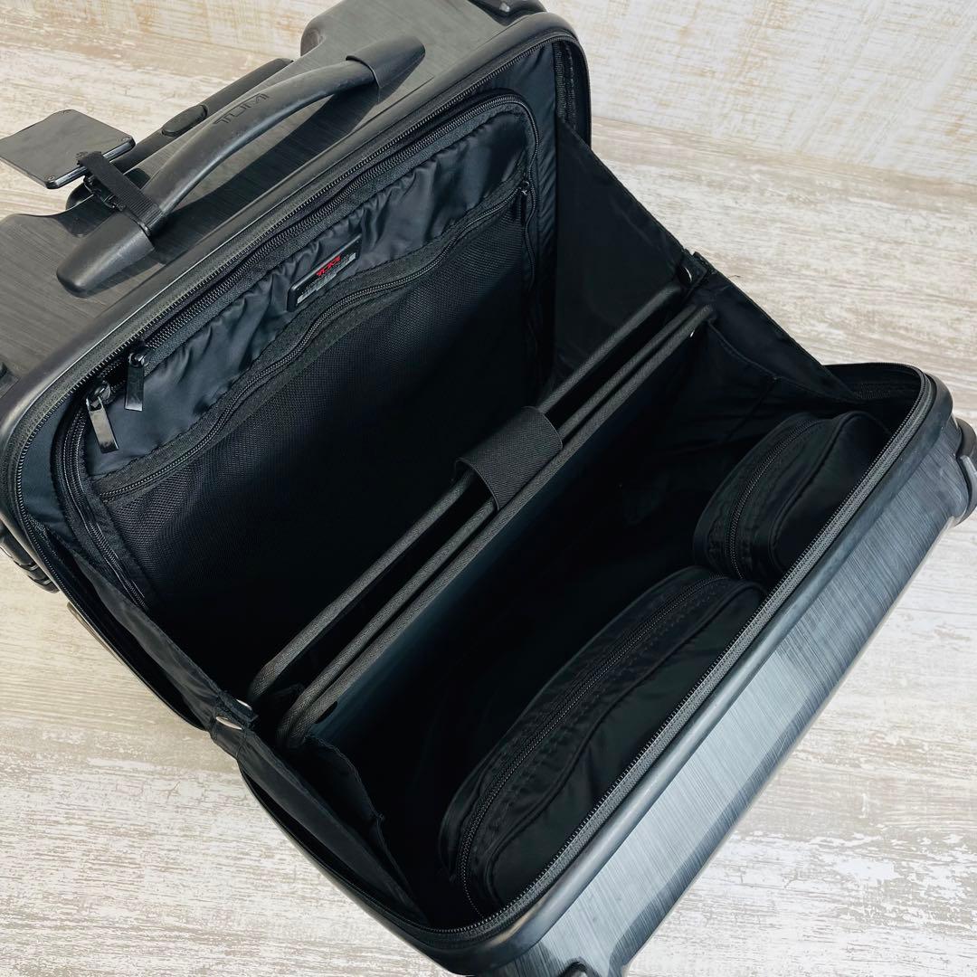 TUMI トゥミVAPOR 2輪コンパクトキャリーケース　機内持込可能【25L】