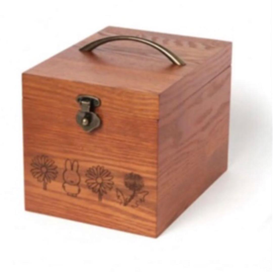 studio clip ミッフィー　コスメボックス