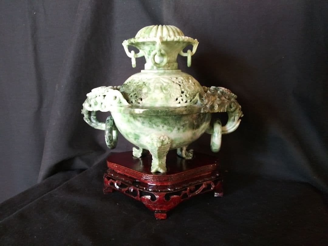 玉製花薫(香炉)　南陽翡翠(独山玉)製　中国工芸品　置物　NO.836