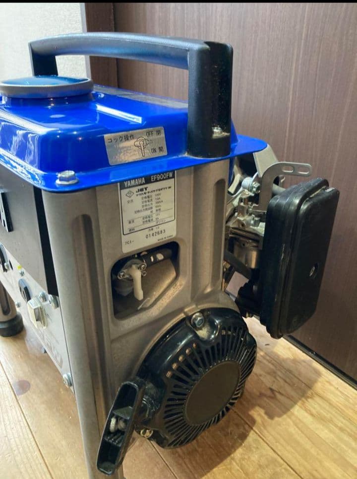 【aki】美品 発電機 ヤマハ EF900FW 定格出力700VA