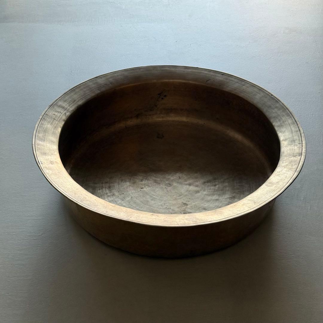 n*a様 李朝 朝鮮 真鍮 たらい 槌打ち 民藝 アンティーク
