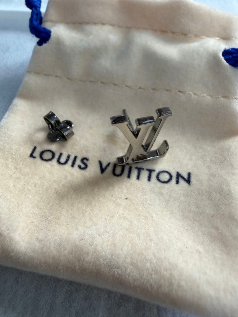 LOUIS VUITTON シルバー ピアス(片耳用)