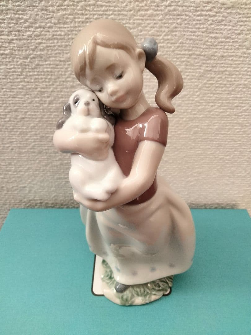 リヤドロ　私の可愛い子犬　フィギュリン
