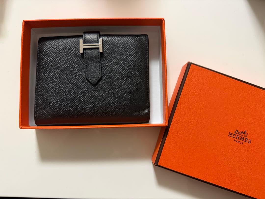 HERMES 二つ折り財布 黒 レザー