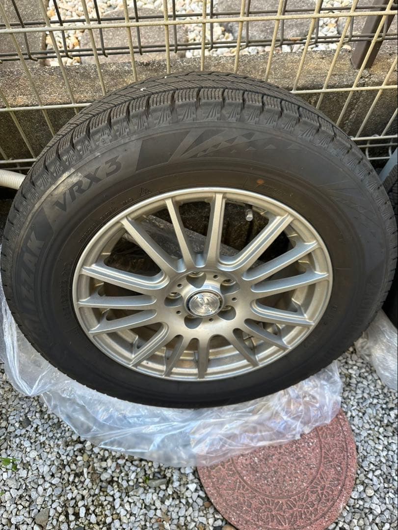 ブリヂストン　VRX3 15インチ スタッドレスタイヤ 4本セット