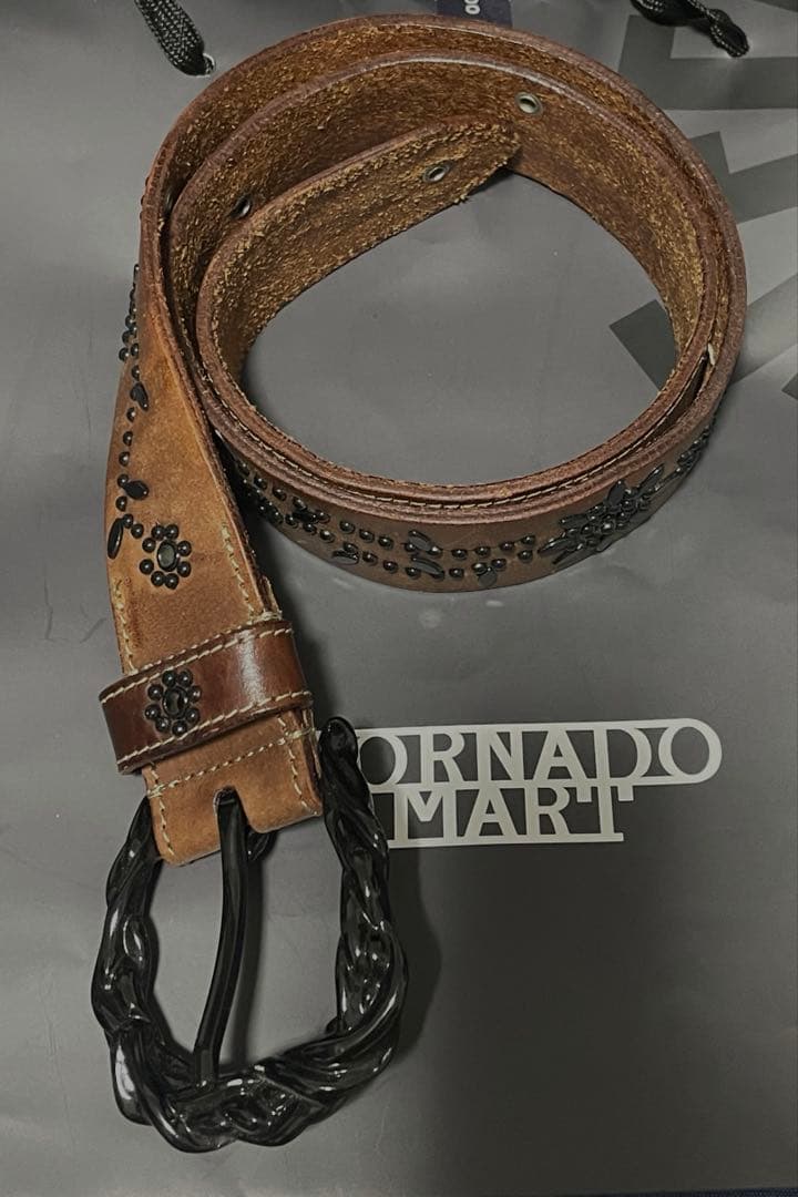 トルネードマート　スタッズベルト