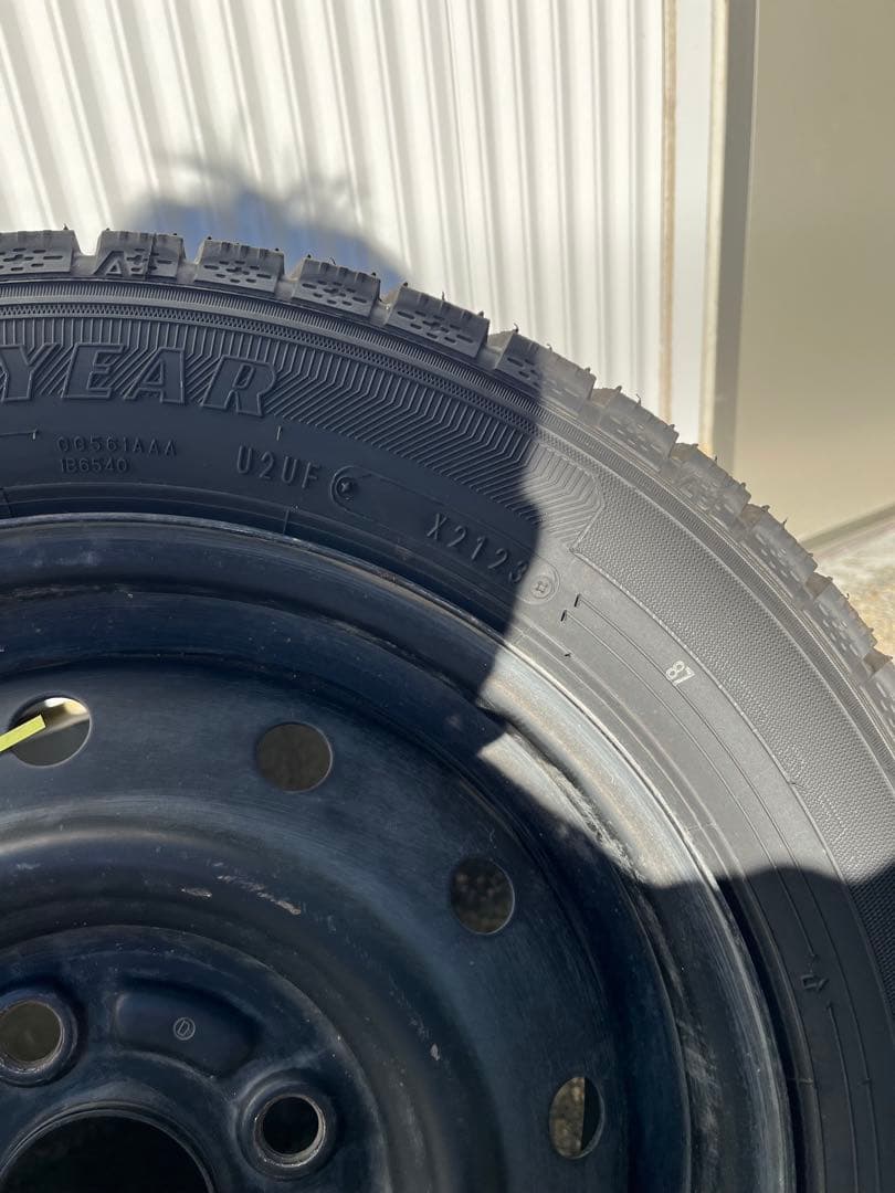 スタッドレスタイヤ 13インチ 4本セット バリ溝