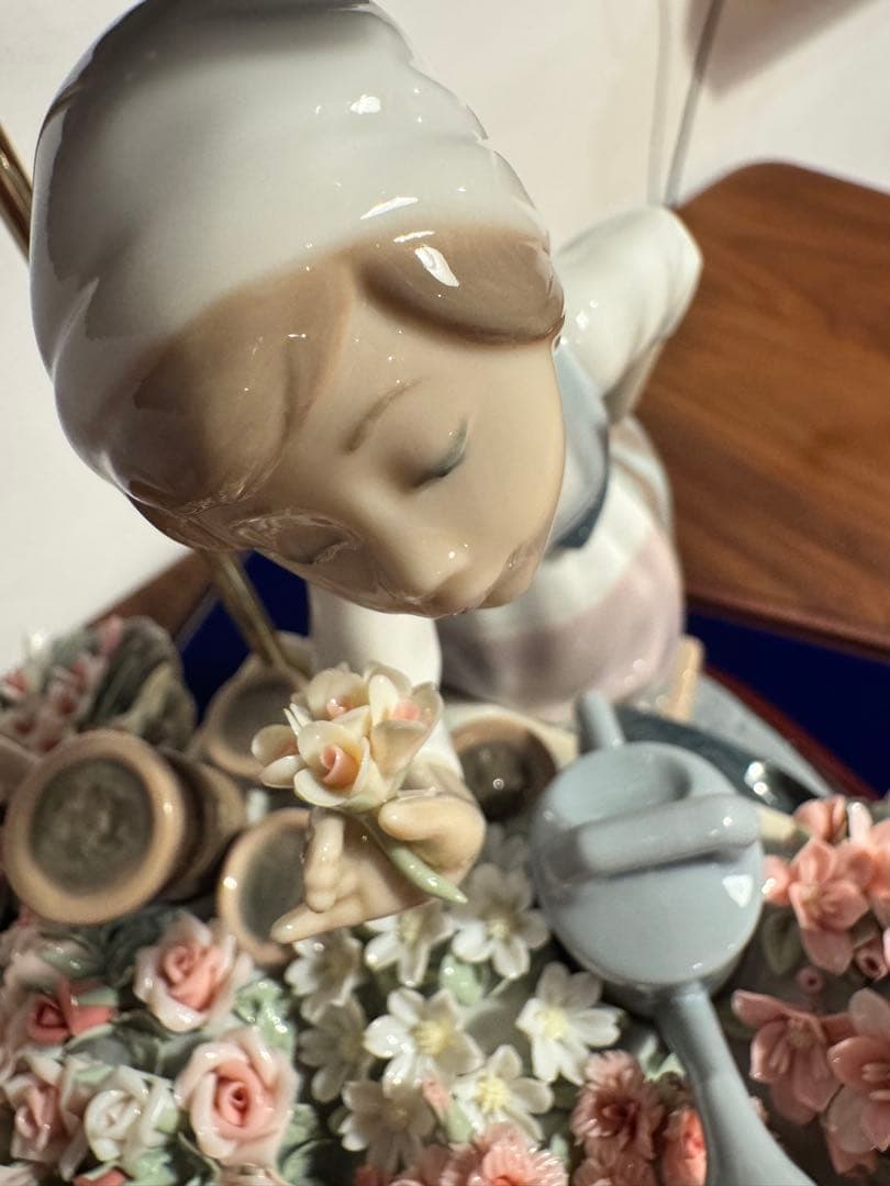 【66万円　新品同様】リヤドロ　LLADRO 公園通りの花屋さん　台座、ケース付