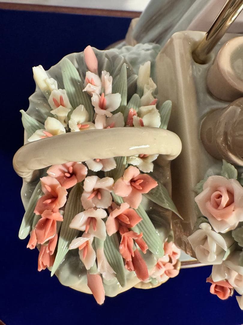 【66万円　新品同様】リヤドロ　LLADRO 公園通りの花屋さん　台座、ケース付