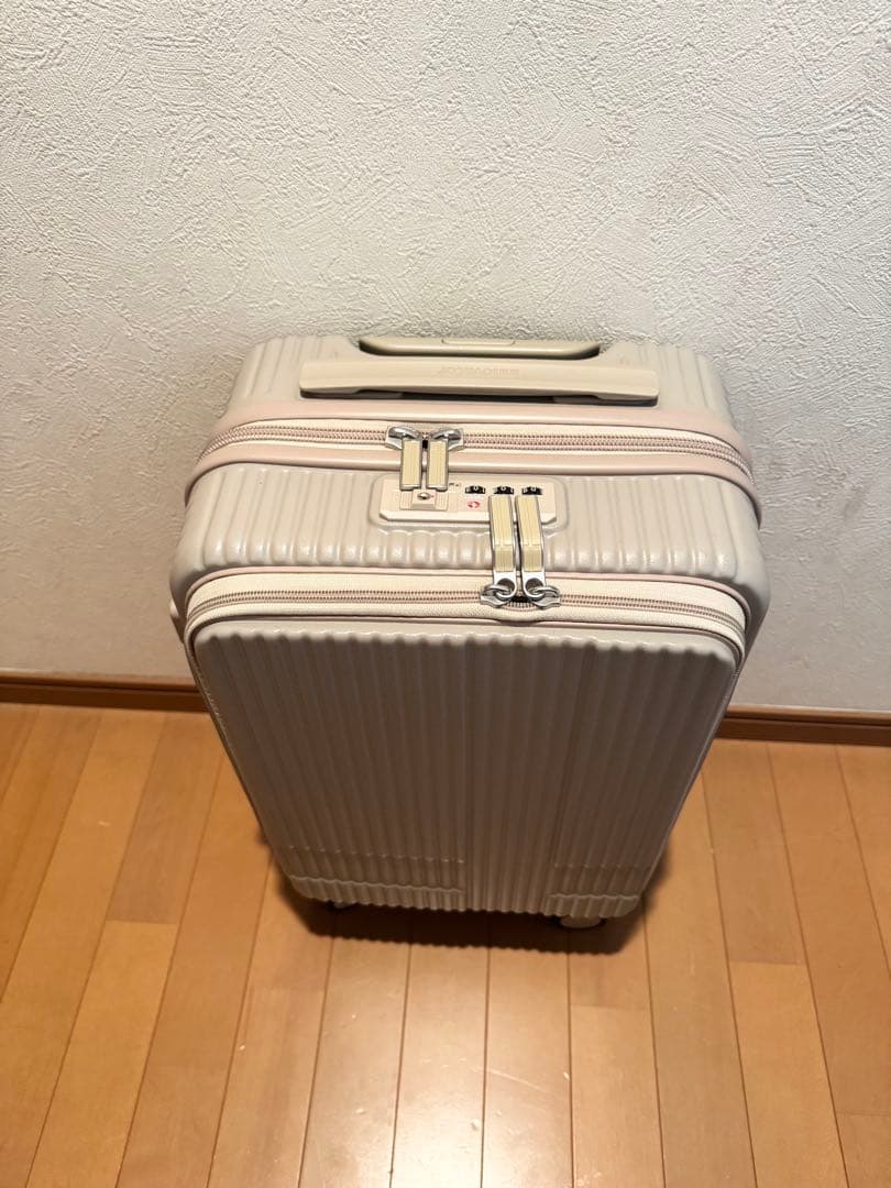 イノベータ　Innovator スーツケース　キャリーケース　カフェラテ　38L