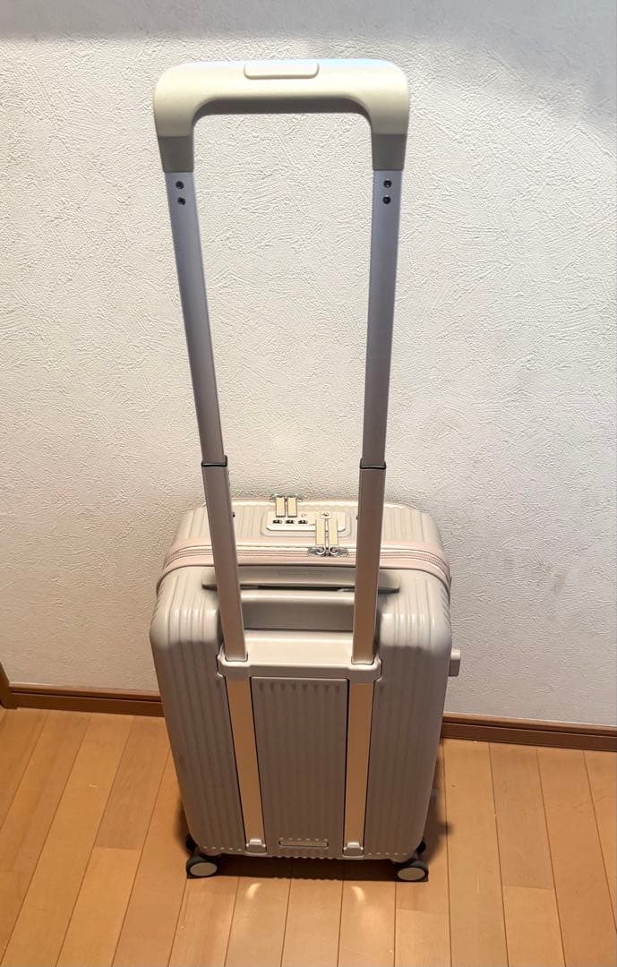 イノベータ　Innovator スーツケース　キャリーケース　カフェラテ　38L