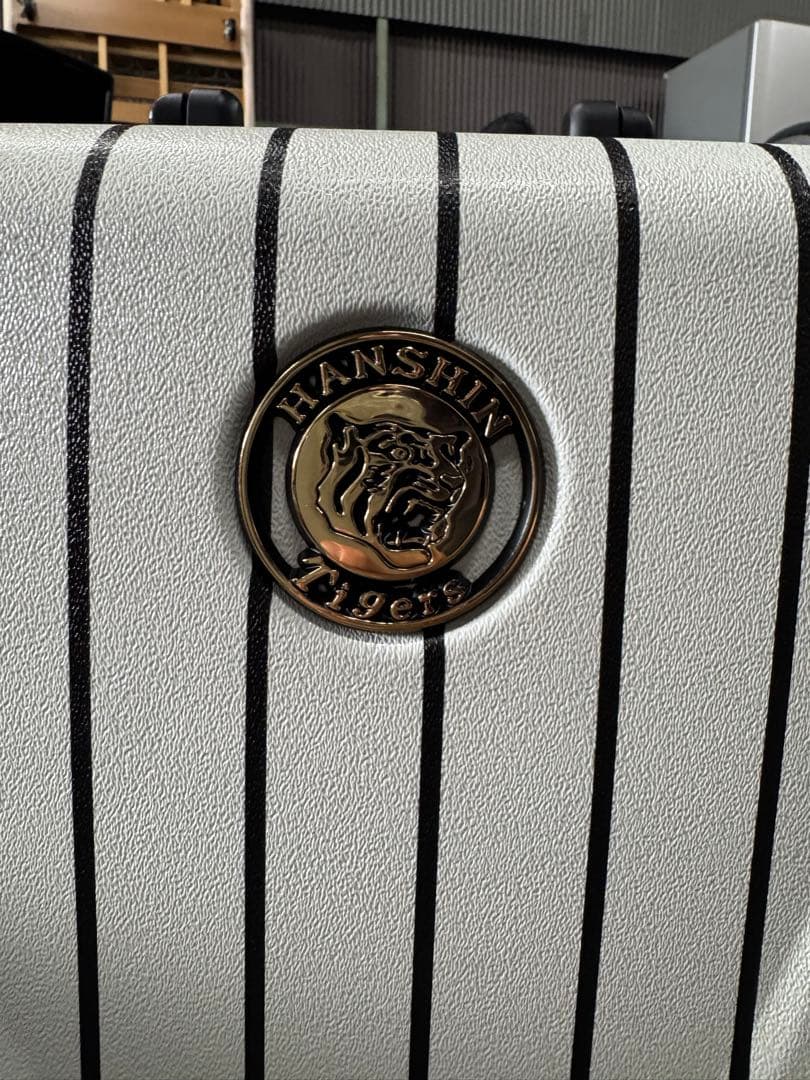 ②阪神タイガース　 キャリーケース 中型