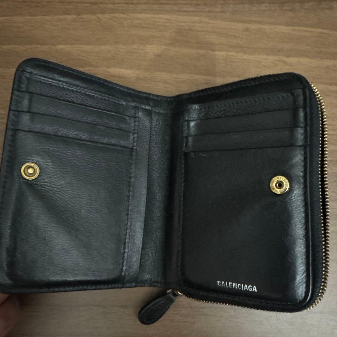 BALENCIAGA ブラックレザー ラウンドファスナー二つ折り財布　メンズ