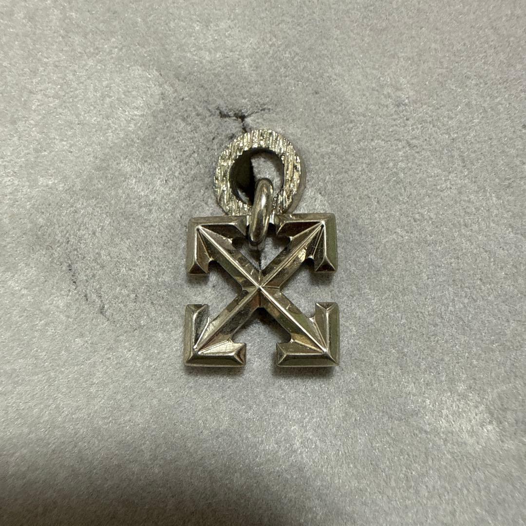 a*k様 Off-White / アロー ピアス