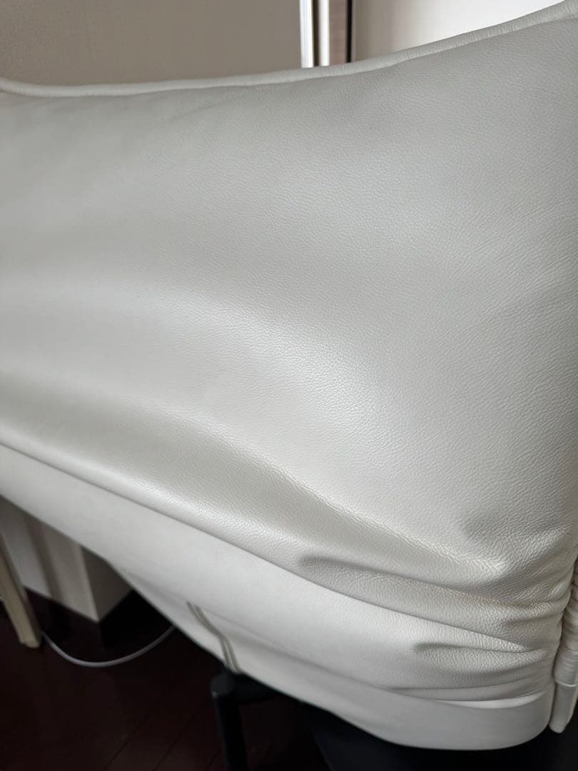 美品 カッシーナ　ヴェランダ　3人掛けソファ白総本革仕様　定価180万円以上